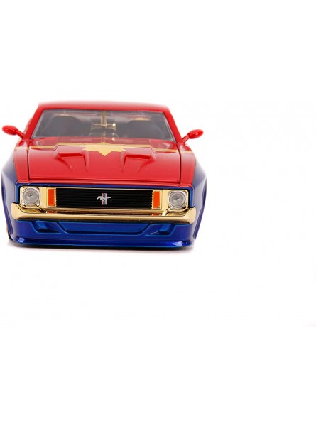 Jada Toys 253225009 1973 Ford Mustang Mach Spielzeugauto Türen Kofferraum Motorhaube zum Öffnen inkl. Die-cast Captain Marvel Figur Maßstab 1:24 blau rot gelb - B088P99L9X